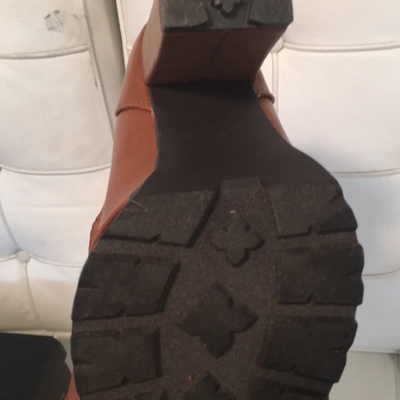 Cognac bootie - Picture 2 of 3